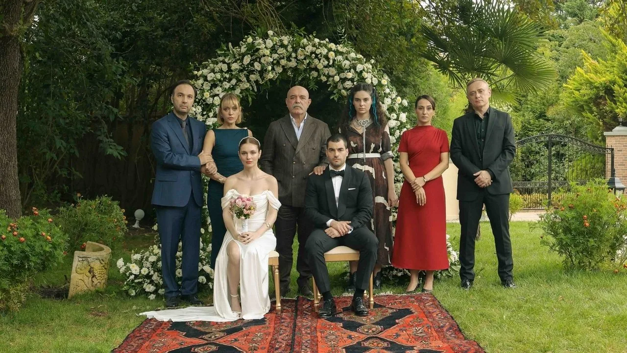 Veliaht Türk dizisinden sahne