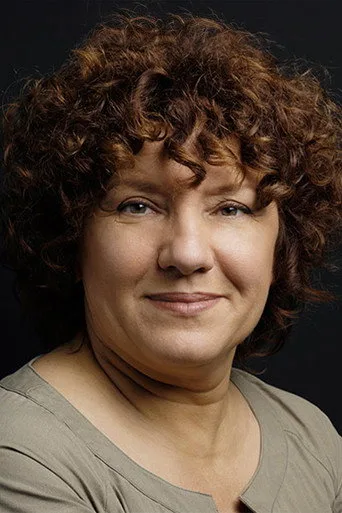 Ayşenil Şamlıoğlu — Türk dizi oyuncusu fotoğrafı