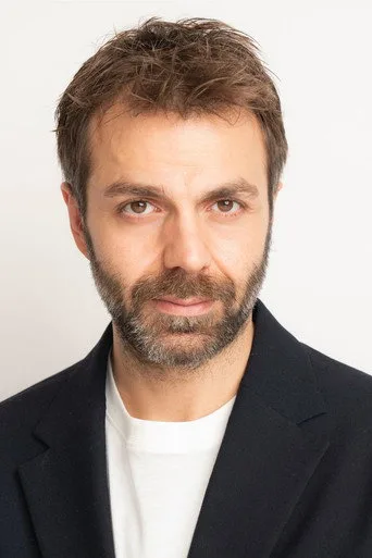 Aziz Caner İnan, Jasmine dizisinde Dr. Gökhan rolünde