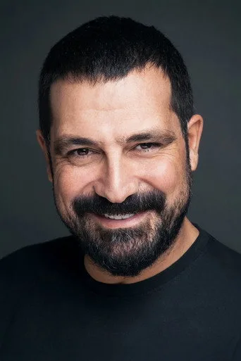 Bülent İnal — Türk dizi oyuncusu fotoğrafı