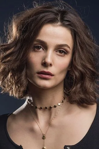 Büşra Develi — Türk dizi oyuncusu fotoğrafı