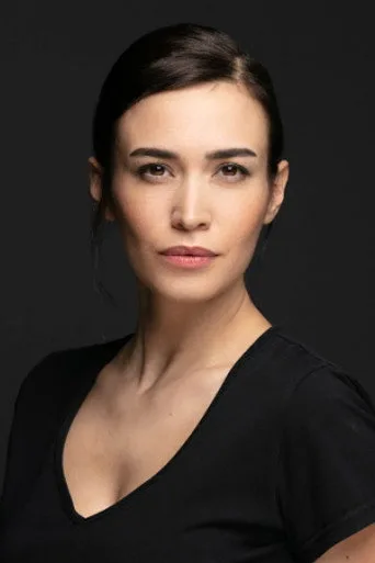 Ecem Özkaya, Bahar dizisinde Rengin Çevik rolünde