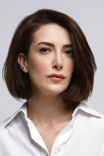 Elit Andaç Çam, Bahar dizisinde Çağla Sert rolünde