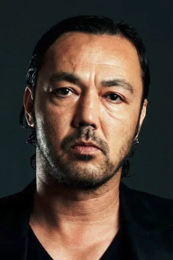 Engin Benli — Türk dizi oyuncusu fotoğrafı