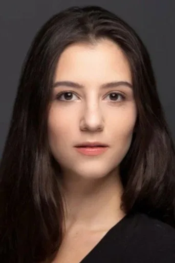 Ezgi Ulusoy, Kral Kaybederse dizisinde Güllü Çetin rolünde