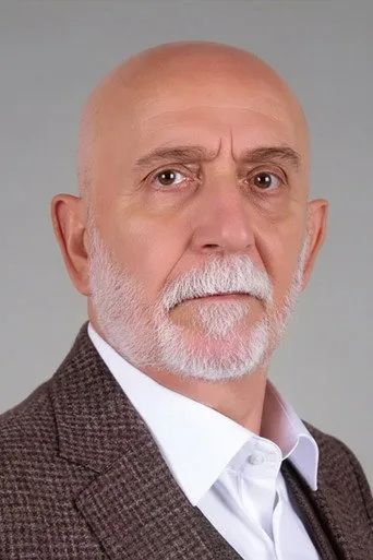 Macit Koper, Eşref Rüya dizisinde Yakup Karaşan rolünde