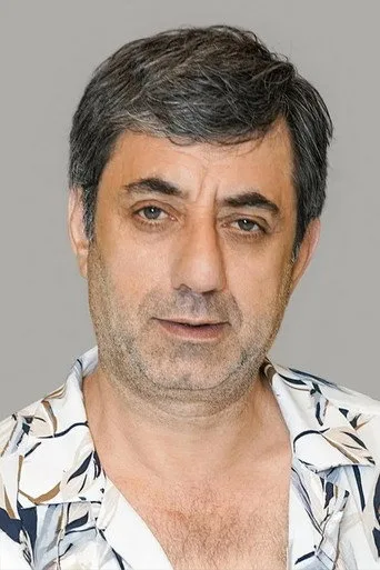 Nazmi Kırık, Uzak Şehir dizisinde Nadim Baybars rolünde