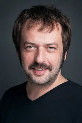 Okan Yalabık — Türk dizi oyuncusu fotoğrafı