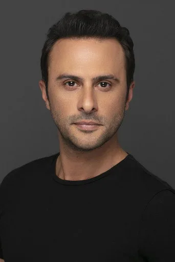 Onur Dilber, Taşacak Bu Deniz dizisinde Süleyman Varoğlu (Gezep) rolünde