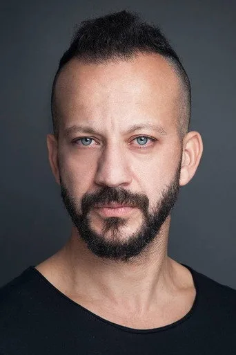 Rıza Kocaoğlu — Türk dizi oyuncusu fotoğrafı