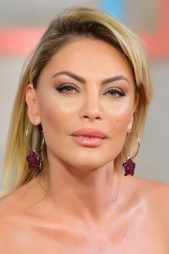 Seray Sever, Kurtlar Vadisi dizisinde Derya Çakır rolünde