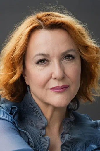 Sumru Yavrucuk — Türk dizi oyuncusu fotoğrafı
