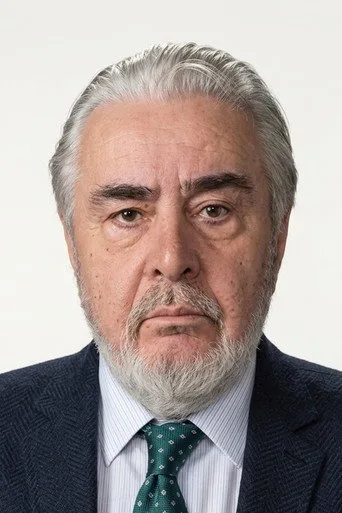 Uğur Yücel — Türk dizi oyuncusu fotoğrafı