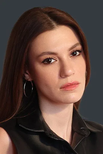 Yüsra Geyik, Arka Sokaklar dizisinde Zeliha Çoban rolünde